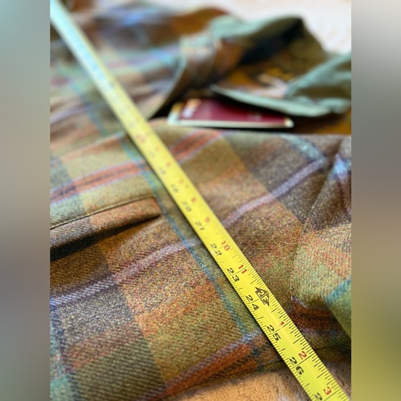 Barbour Tweed Hunting Jacket.  NWT !!! - Picture 4 of 16